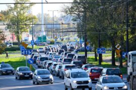 auta stojace w korkach na ul podzamcze