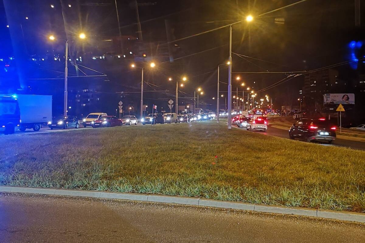 Korek na ul. Armii Krajowej po wypadku na ul. Jana Pawła II
