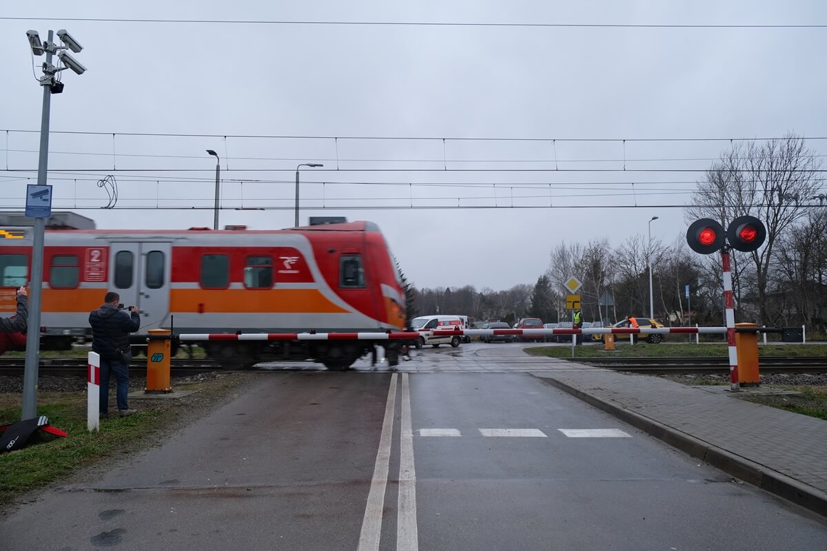 Kolej z Lublina do Łęcznej przez środek prywatnych posesji? Mieszkańcy Mełgwi protestują przeciw nowym planom