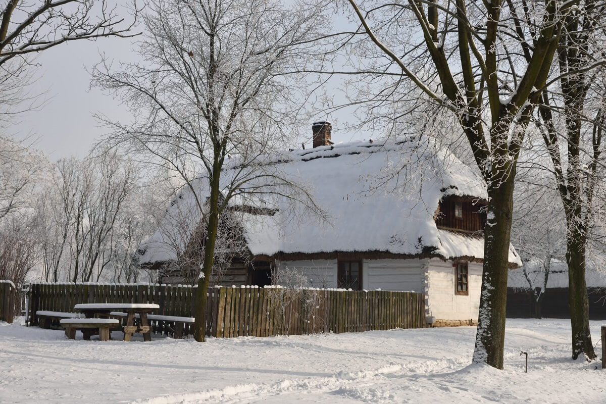 Bezpłatne zwiedzanie lubelskiego muzeum. Śpiesz się, bo przegapisz taką okazję! 1 Muzeum Wsi Lubelskiej Zimą
