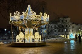 Strona główna 2 karuzela wrocila na plac litewski