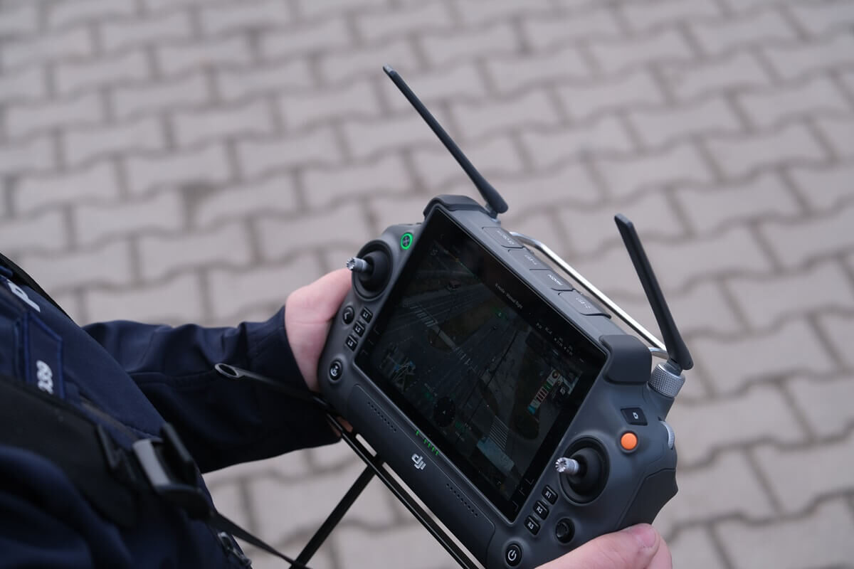 Policjanci z Lublina dronem szukali wykroczeń. Regionalna akcja na rzecz poprawy bezpieczeństwa obywateli 1 Policyjny dron obserwujący kierowców z powietrza