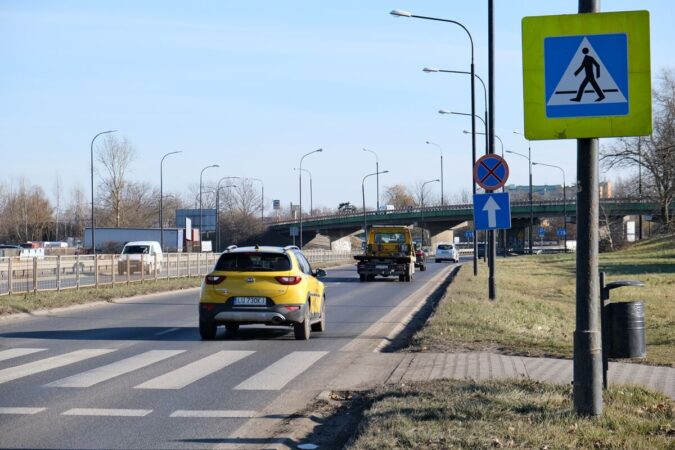 usuniety znak ograniczajacy predkosci do 70 km na al tysiaclecia