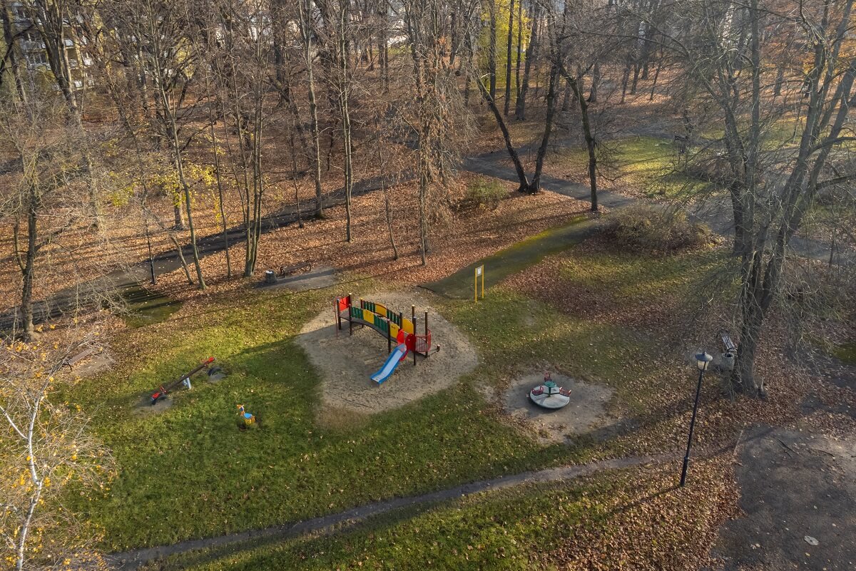 Zapomniany park w Lublinie przejdzie potężną metamorfozę. Place zabaw, nasadzenia, alejki, oświetlenie i monitoring! 1 Park Bronowice przejdzie rewitalizację | fot, Miasto Lublin