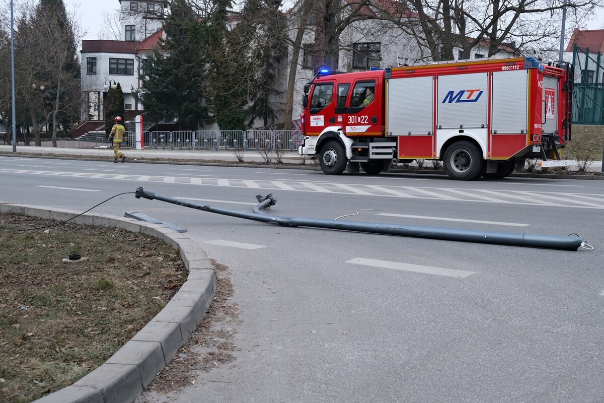 Podnośnik stoczył się na ul. Poniatowskiego w Lublinie