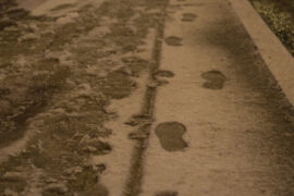 snieg i oglodzenie jezdni i chodnikow