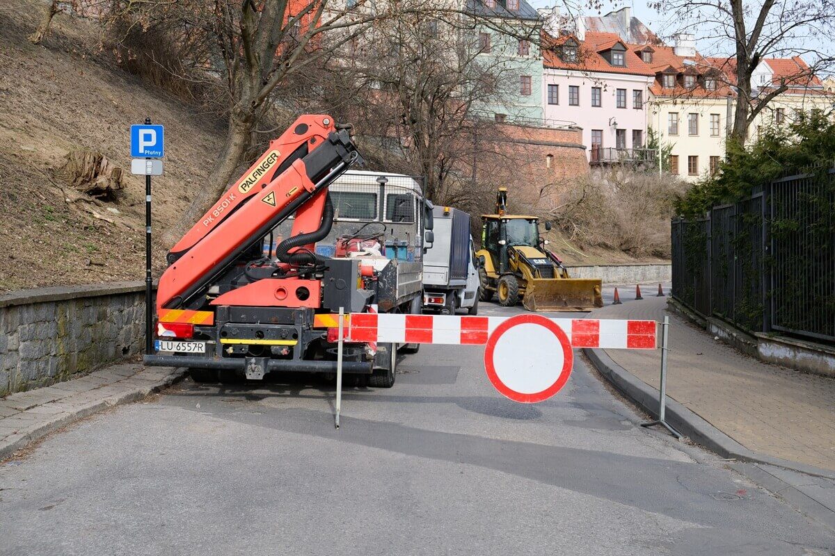 Awaria kanalizacji w centrum Lublina, ulica nieprzejezdna 2 Awaria sieci kanalizacyjnej na ul. Podwale w Lublinie