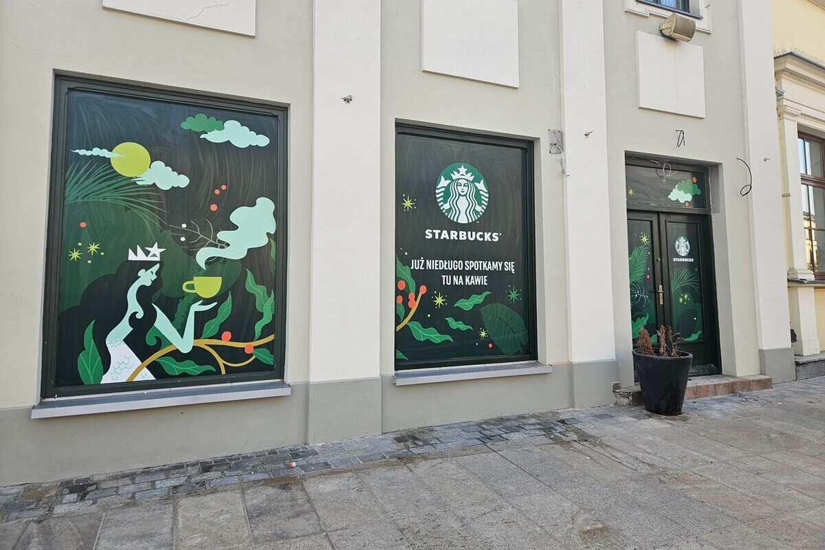 Starbucks otworzy wkrótce swoją pierwszą kawiarnię w Lublinie 2 Kawiarnia Starbucks przy deptaku w Lublinie