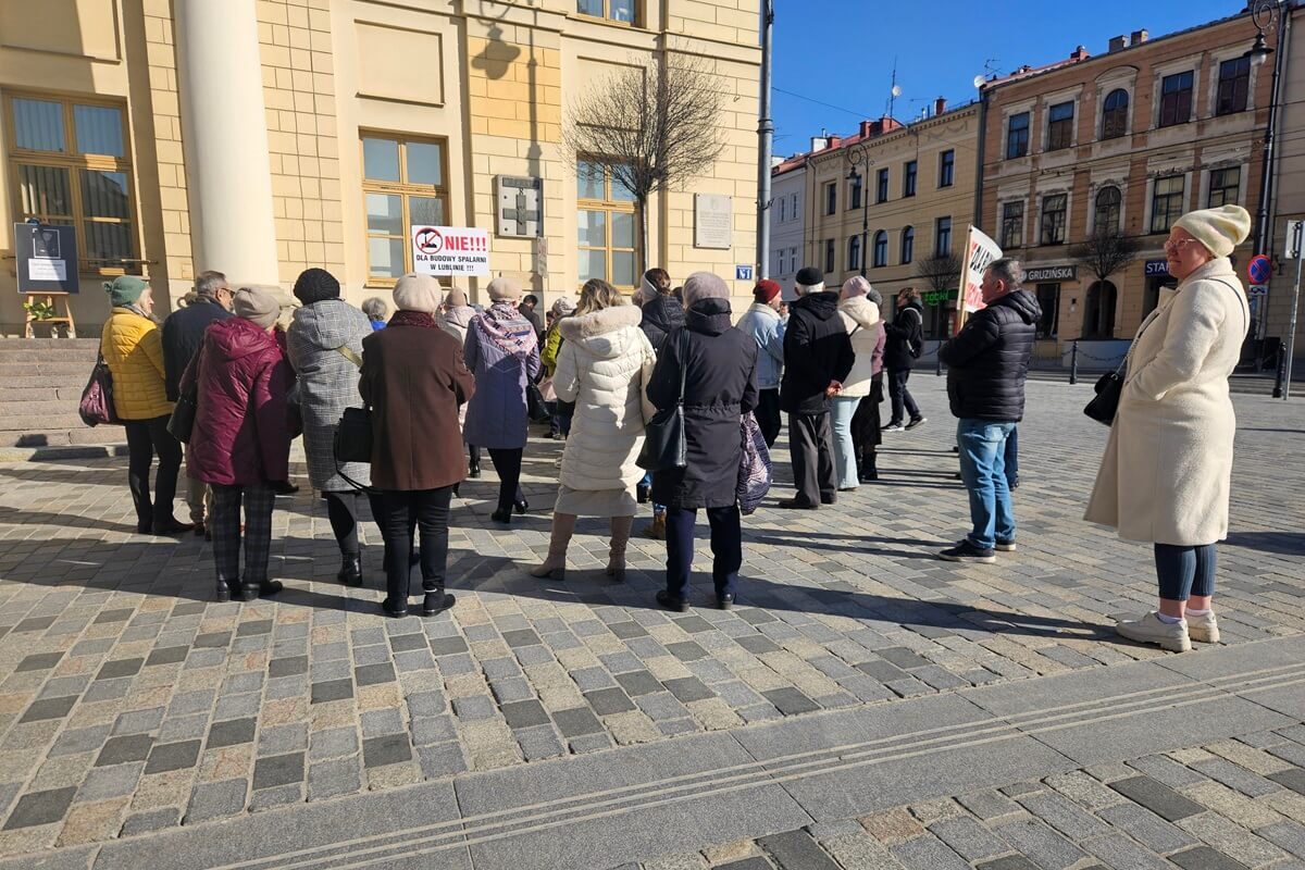 Mieszkańcy Lublina po raz czwarty wyszli na ulice miasta. Protestowali przeciwko budowie trzech spalarni śmieci 2 Protest mieszkańców Lublina wobec planów budowy trzech spalarni śmieci w mieście