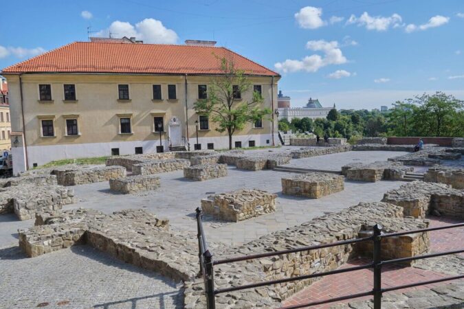 Plac po Farze