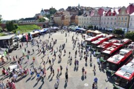 europejski piknik transportowy na placu zamkowym w lublinie