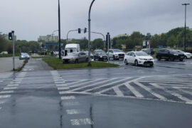 zderzenie dwoch fordow na rondzie