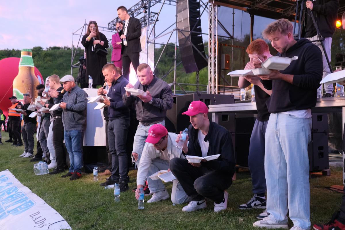 Dziesiątki tysięcy pierogów, prawdziwe tłumy i dwaj królowie na scenie. Tak w niedzielę bawiła się Bychawa! (zdjęcia) 10 Święto Pierogów w Bychawie 2025