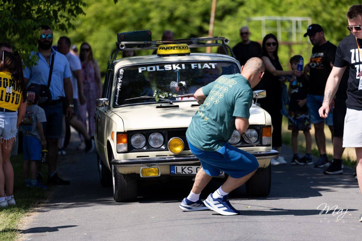 Udany zlot fanów motoryzacji w woj. lubelskim. Wiele osób wsparło Darka! 1 Charytatywny Zlot Motoryzacyjny