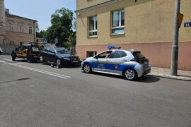 pomoc drogowa odholowujaca samochodo z ul niecalej 2 9721119512cd