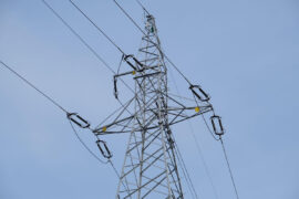 slup energetyczny z liniami wysokiego napiecia b5af5c2ad0ed