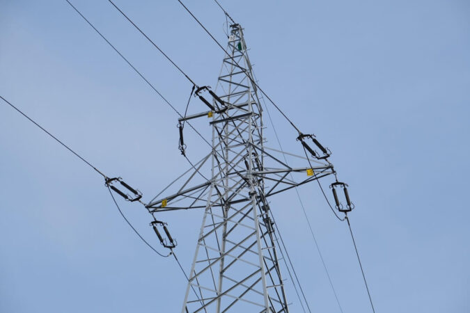 slup energetyczny z liniami wysokiego napiecia b5af5c2ad0ed