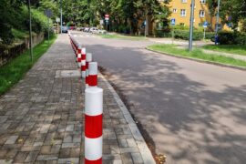 slupki na chodniku na ul wallenroda f59eef47a11d
