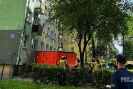 poszukiwany grozil skokiem z balkonu e0aa6a596f0b