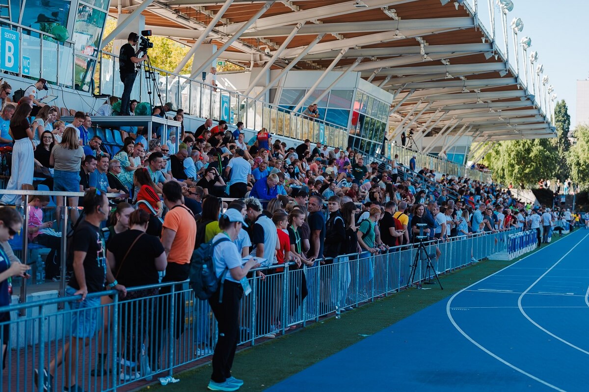 Kto zachwycił w Lublinie? Rekordy i niespodzianki podczas mistrzostw U16 2 Kibice podczas Mistrzostw Polski w lekkiej atletyce do lat 16
