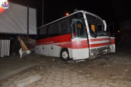 autokar wjechal w ogrodzenie targowiska przy ul wilenskiej 8d870a3131b8
