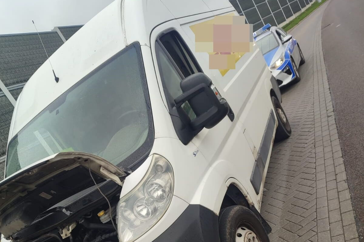 Policjanci sprawdzali busy i kurierów w Lublinie. Prawie 100 wykroczeń i zatrzymane dowody rejestracyjne