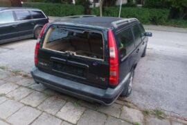 wrak samochodu porzucony przy ulicy w lublinie d70fd58bef4a