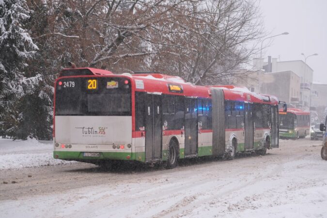 autobus przegubowy linii 20 362af5a01c9f