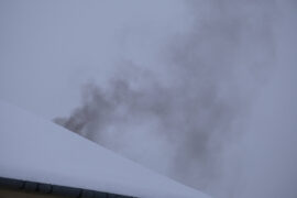 ciemny dym z komina 7f6895181eb4