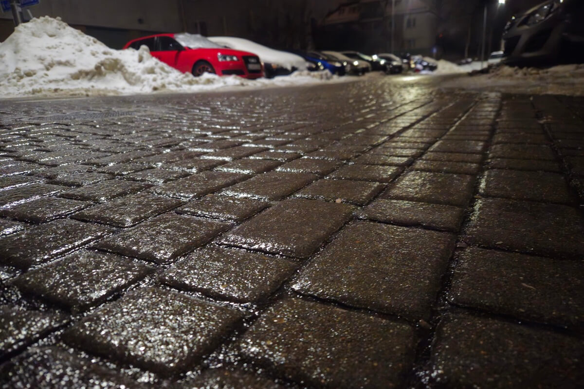 Przed nami niebezpieczna noc i poranek na Lubelszczyźnie. IMGW ostrzega przed śniegiem, oblodzeniem i gęstą mgłą