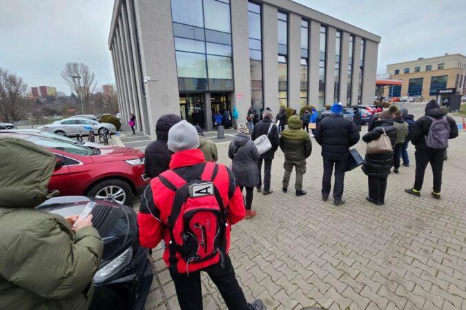 kolejka przed wydzialek komunikacji w lublinie a0947d23da17