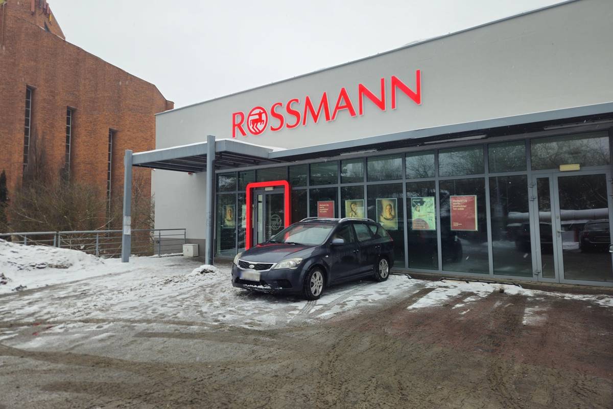 Tu robili zakupy mieszkańcy dwóch dzielnic. Rossmann przy al. Warszawskiej zamknięty na ponad miesiąc