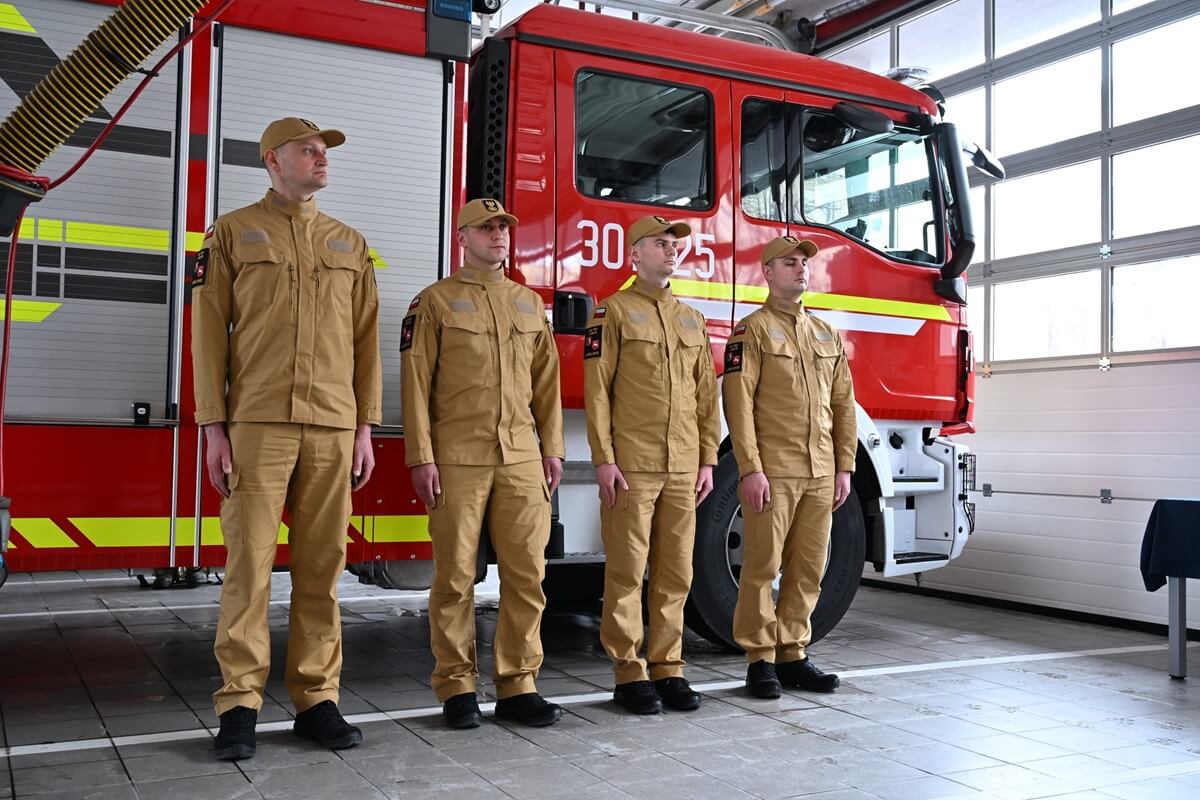 Czterech nowych strażaków złożyło ślubowanie w Lublinie. Wstąpili w szeregi PSP
