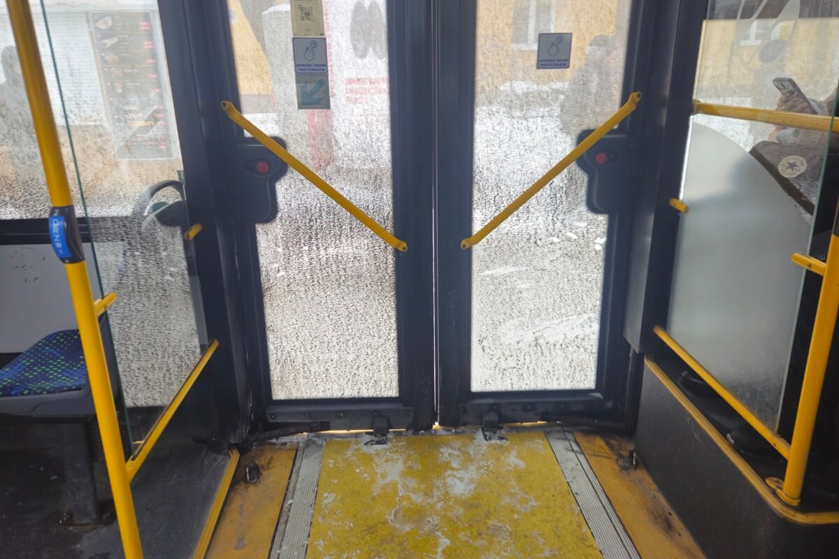 „Panie Żuk, może mniej w kieszenie, a coś dla ludzi!” Czytelnik o podwyżce biletów i autobusach, których nie ma