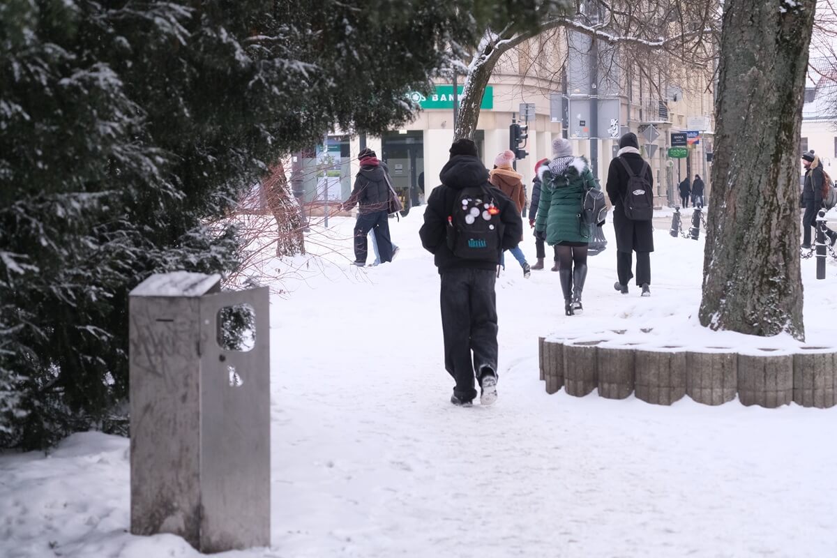 Szklanka nad Lubelszczyzną. IMGW podnosi alarm, RCB wysyła alert do mieszkańców: będzie bardzo ślisko