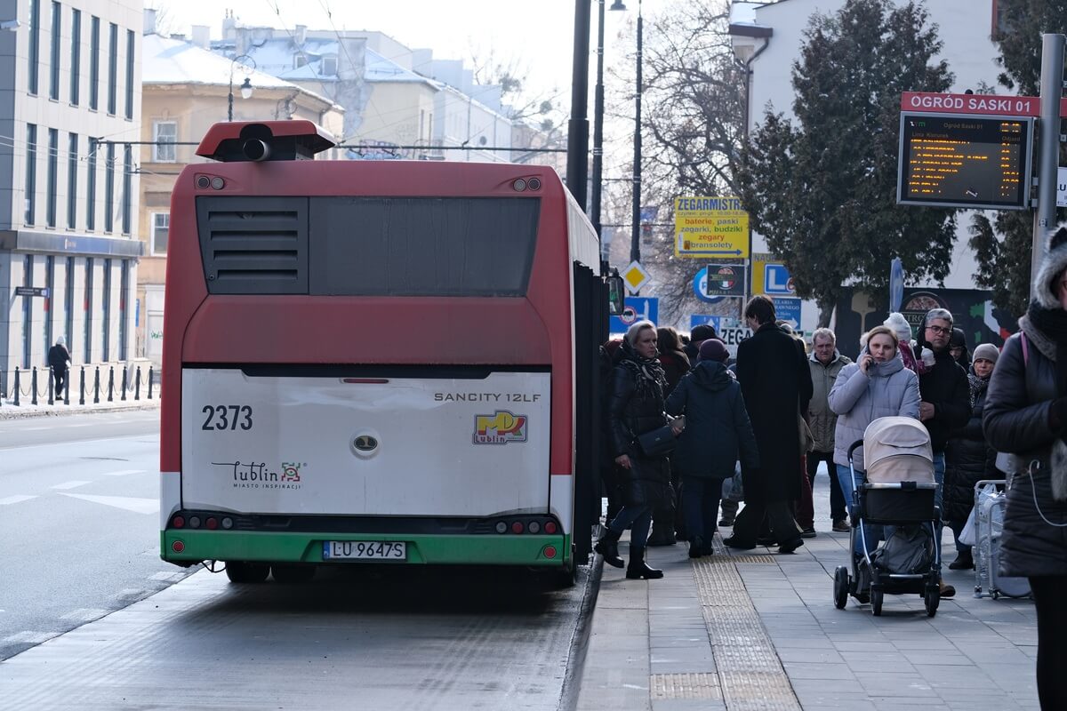 Zmiany w rozkładach jazdy od 2 marca. Korekty dla linii 13 i 17