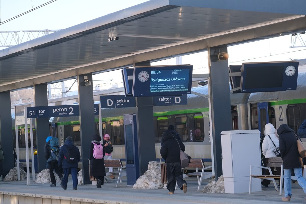 Marznąca mżawka uderza w kolej! Pociągi mogą łapać opóźnienia – ostrzeżenie także dla Lubelskiego