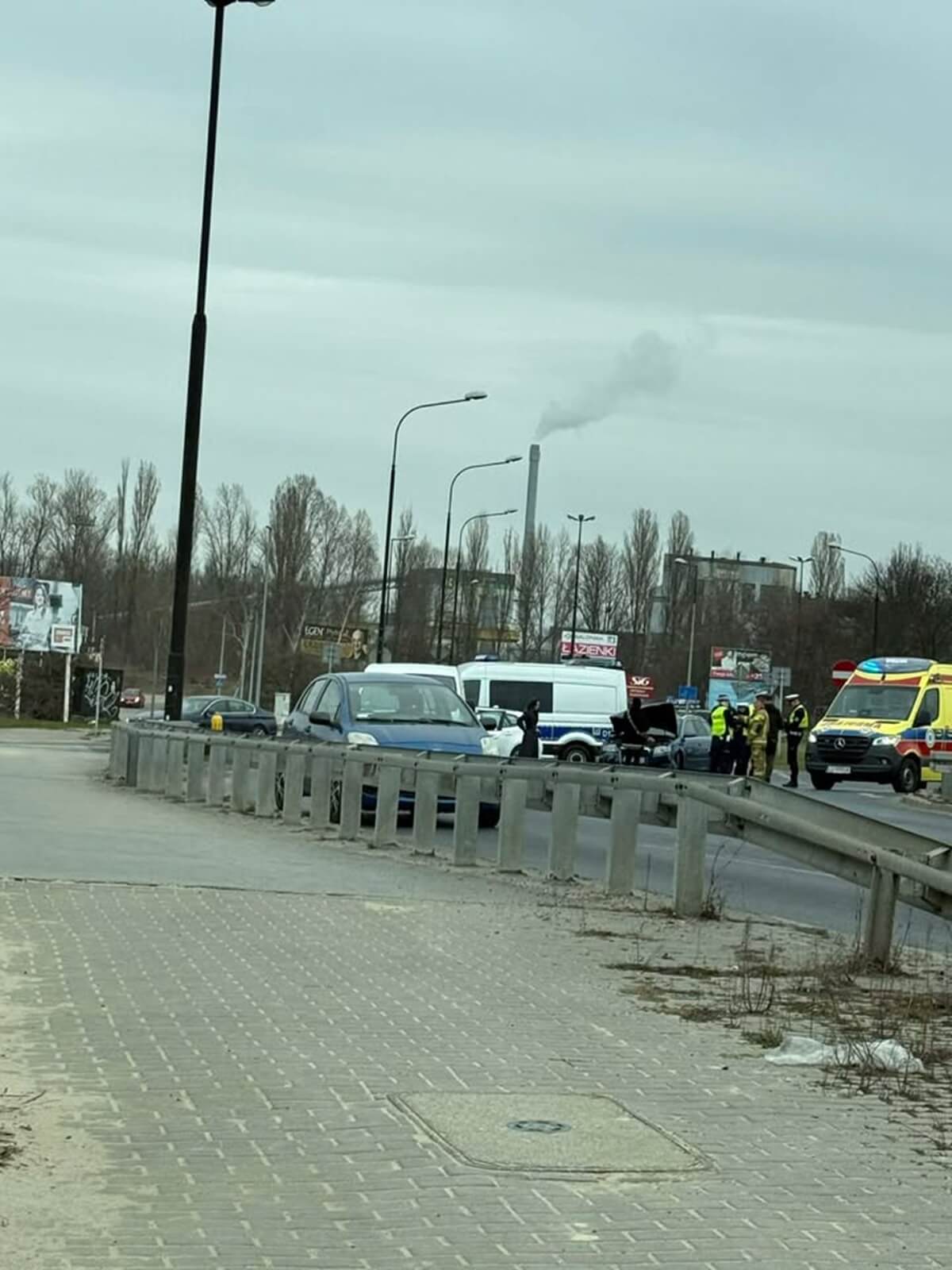 Zderzenie toyoty z audi na rondzie przy Makro
