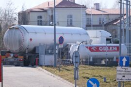 cysterna dostarczajaca paliwo na stacje orlen 6219eb90091b