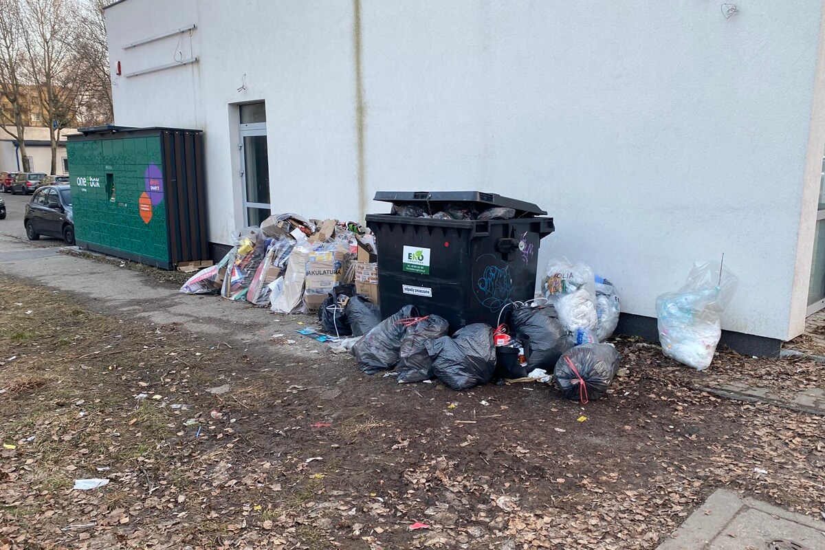 Dzikie wysypisko przy ul. Szafirowej