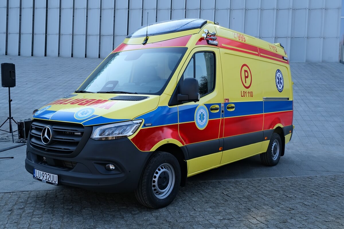 WPR w Lublinie ma cztery nowe karetki za 2,6 mln zł. Trafią do Lublina i Kraśnika [ZDJĘCIA]