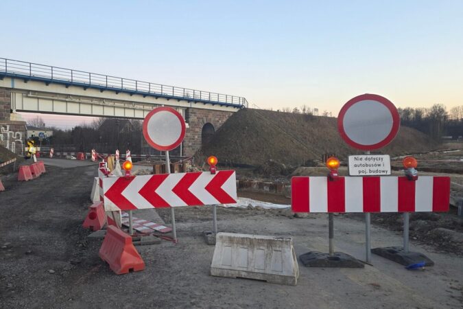 zamkniety przejazd pod wiaduktem w ciecierzynie 8f91251ccd9f