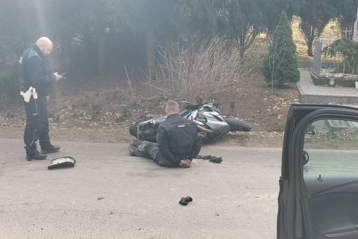 Uciekał motocyklem przed policją pod Bełżycami. Przewrócił się, a potem wyszło na jaw wszystko
