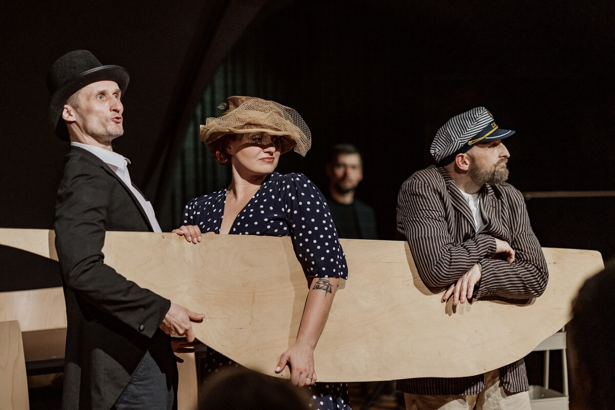 Kwiecień na deskach Teatru Centralnego