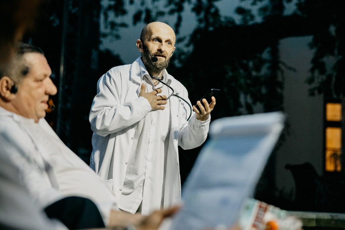 Kwiecień na deskach Teatru Centralnego