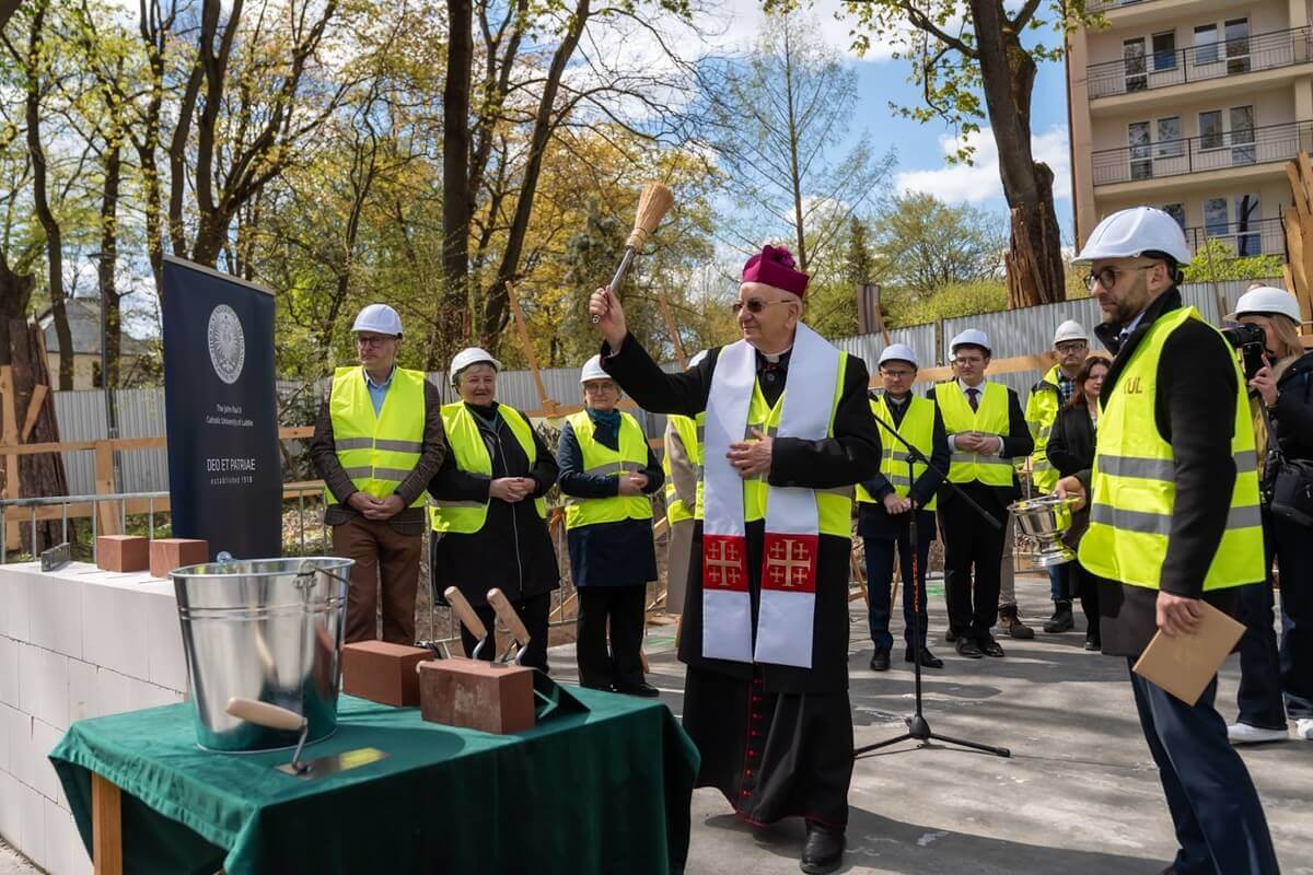 Ptasia grypa w natarciu. Wojewoda wyznaczył strefy z surowymi restrykcjami w woj. lubelskim