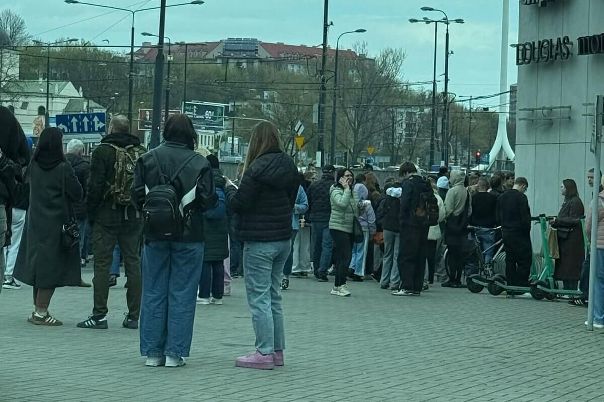 Koniec ewakuacji VIVO! Lublin. Galeria otwarta, policja sprawdziła porzuconą torbę