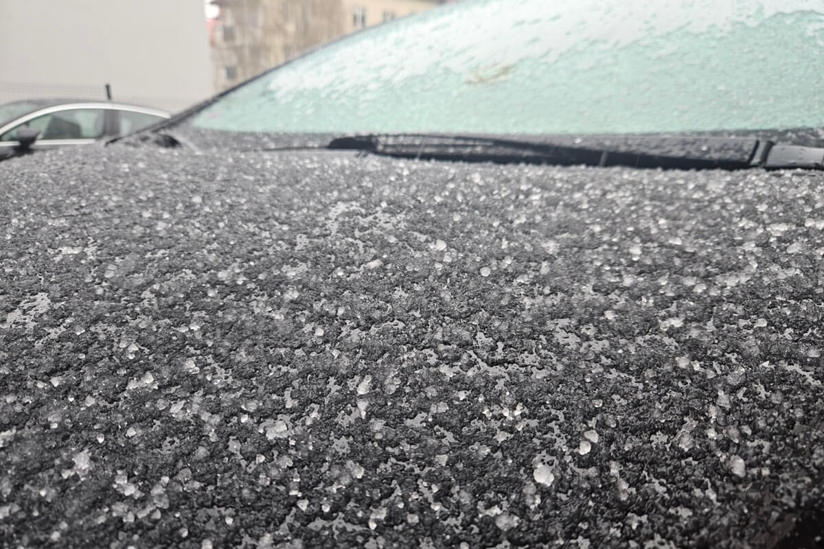 Przymrozki i śnieg znów nad regionem. Pogoda nas nie rozpieści – IMGW ostrzega przed śliskimi drogami