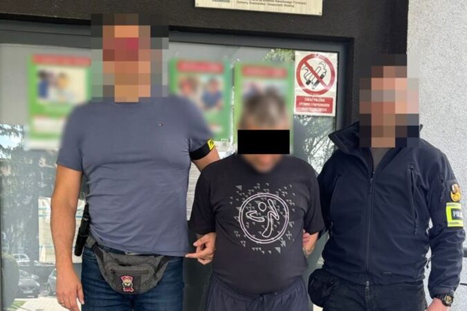 recydywista uciekl z wiezienia i dokonal kradziezy rozbojniczej 77b31ad179df