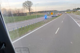 samochod uderzyl w bariery na obwodnicy lublina abe888f59f1e